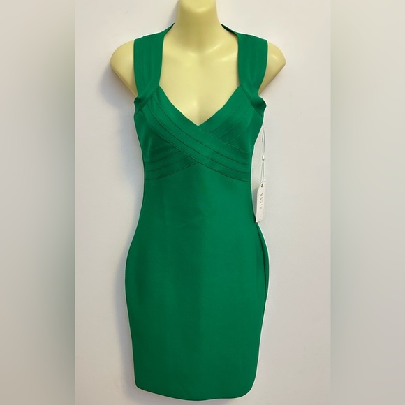 NWT SIENA Emerald Green Banded Mini Dress - Picture 2 of 10